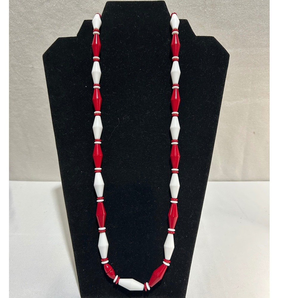 Avon Red White beaded Retro necklace Bicone strand no clasp Flapper 28"